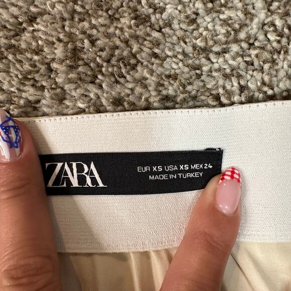 ZARA Women's Satin Effect Pleated Skirt Size XS In Oyster White - Picture 4 of 8